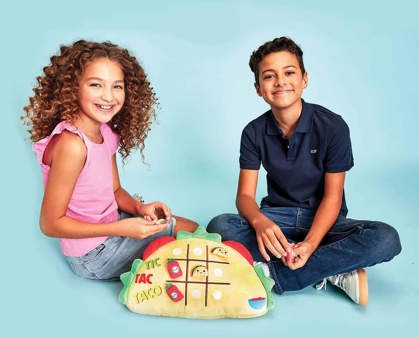 Almohada de Juego de Verano Campamento Tic Tac Taco 15" - Imagen 3