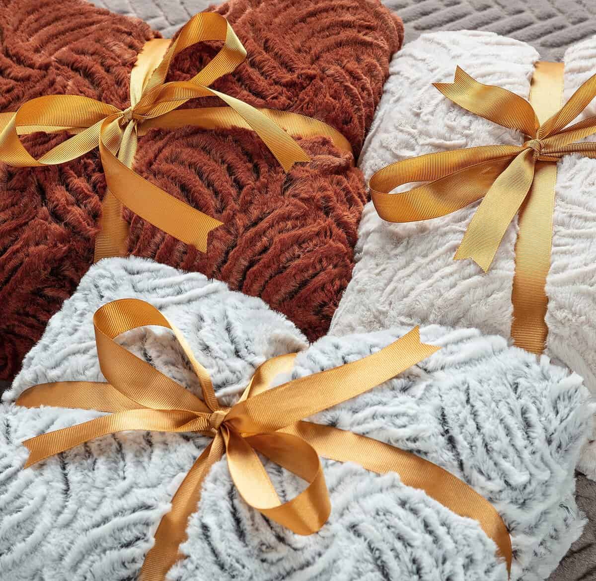 Manta de Lujo Chanasya de Piel Sintética Texturizada en - Imagen 5