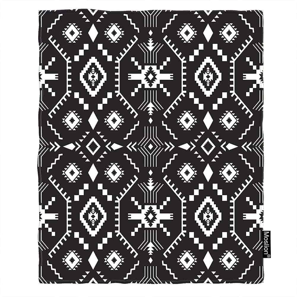 Manta de Lana Moslion en Blanco y Negro Estampado Navajo