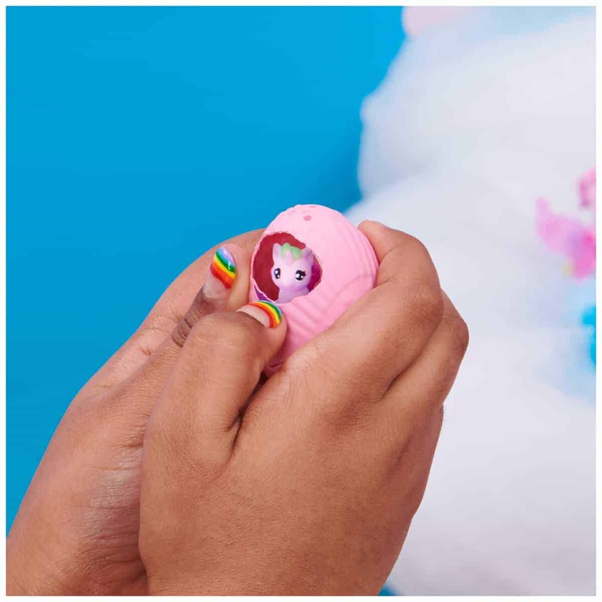 Hatchimals CollEGGtibles, Cartón de Familia Unicornio con - Imagen 10