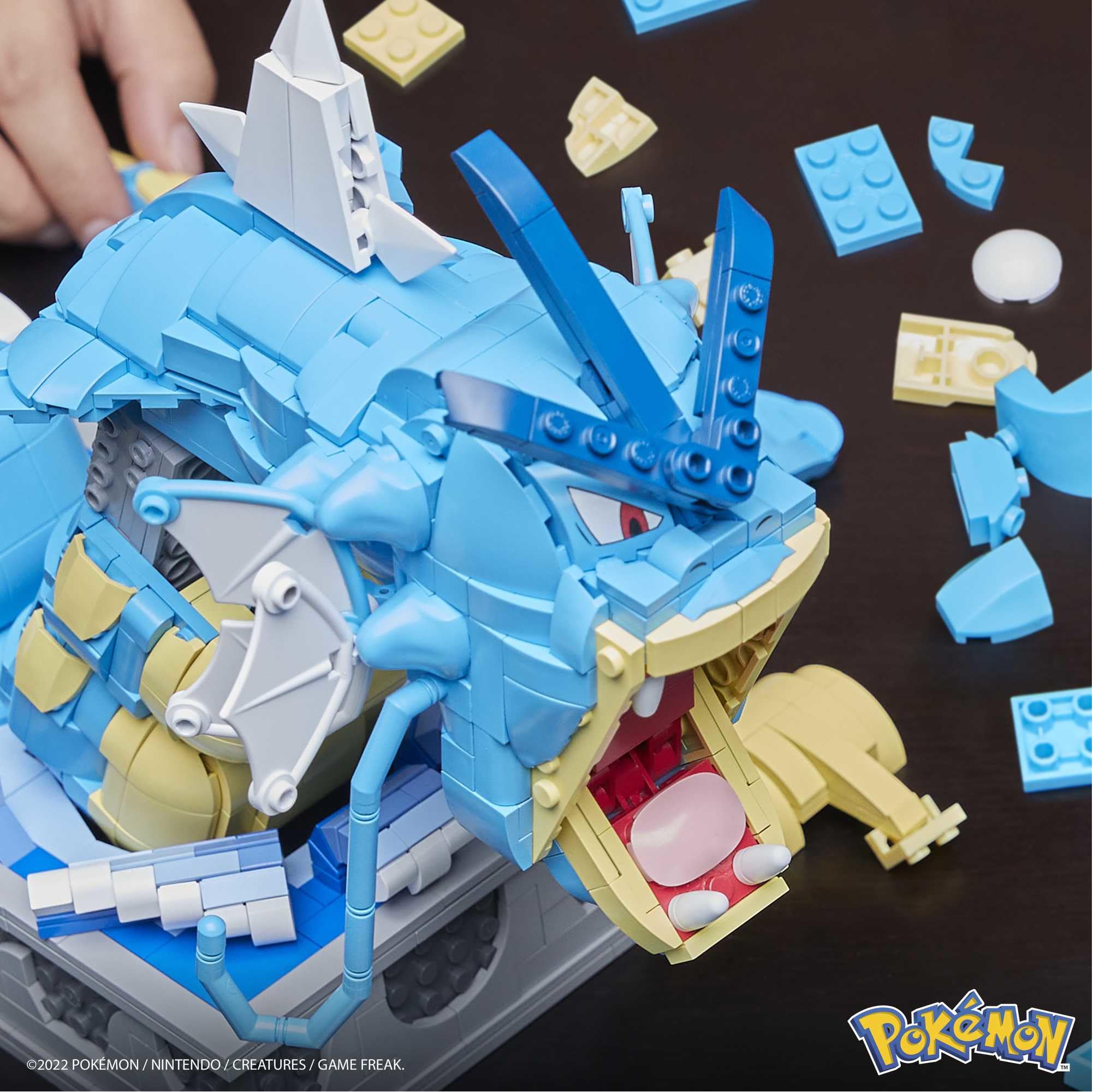 Set de Construcción MEGA de Pok�mon, Gyarados en Movimiento - Imagen 4