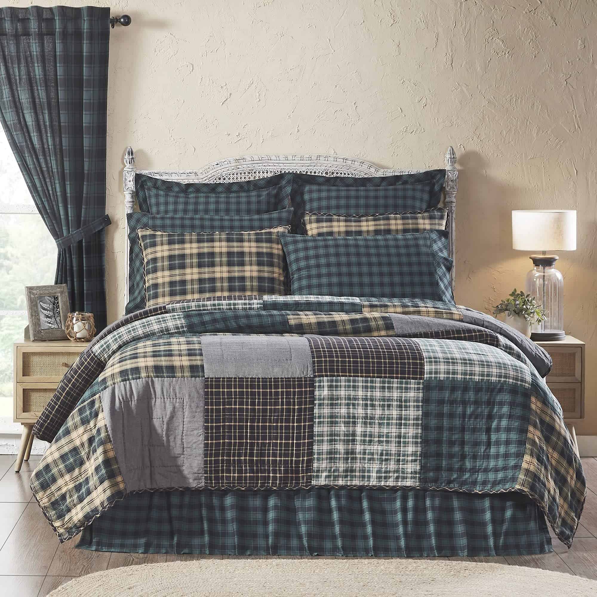 Edredón Queen Patchwork Pine Grove de VHC Brands, Verde,
