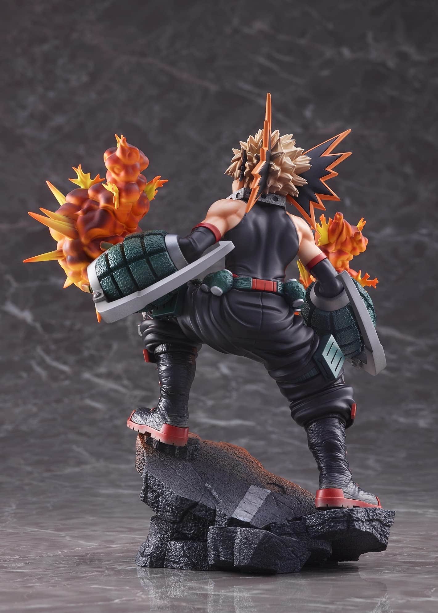 Figura My Hero Academia: Katsuki Bakugo a Escala 1:8 de la - Imagen 10