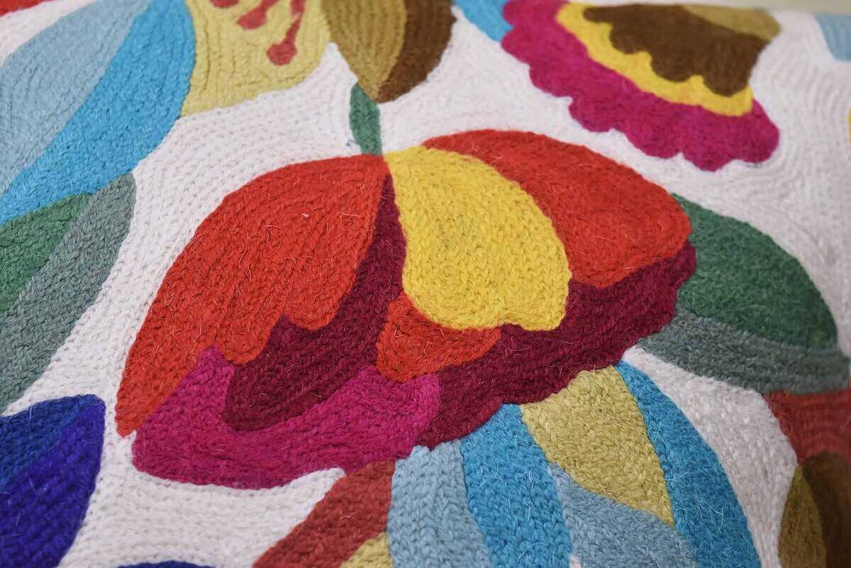 Funda de cojín con diseño de flores de cachemira en crema y - Imagen 10