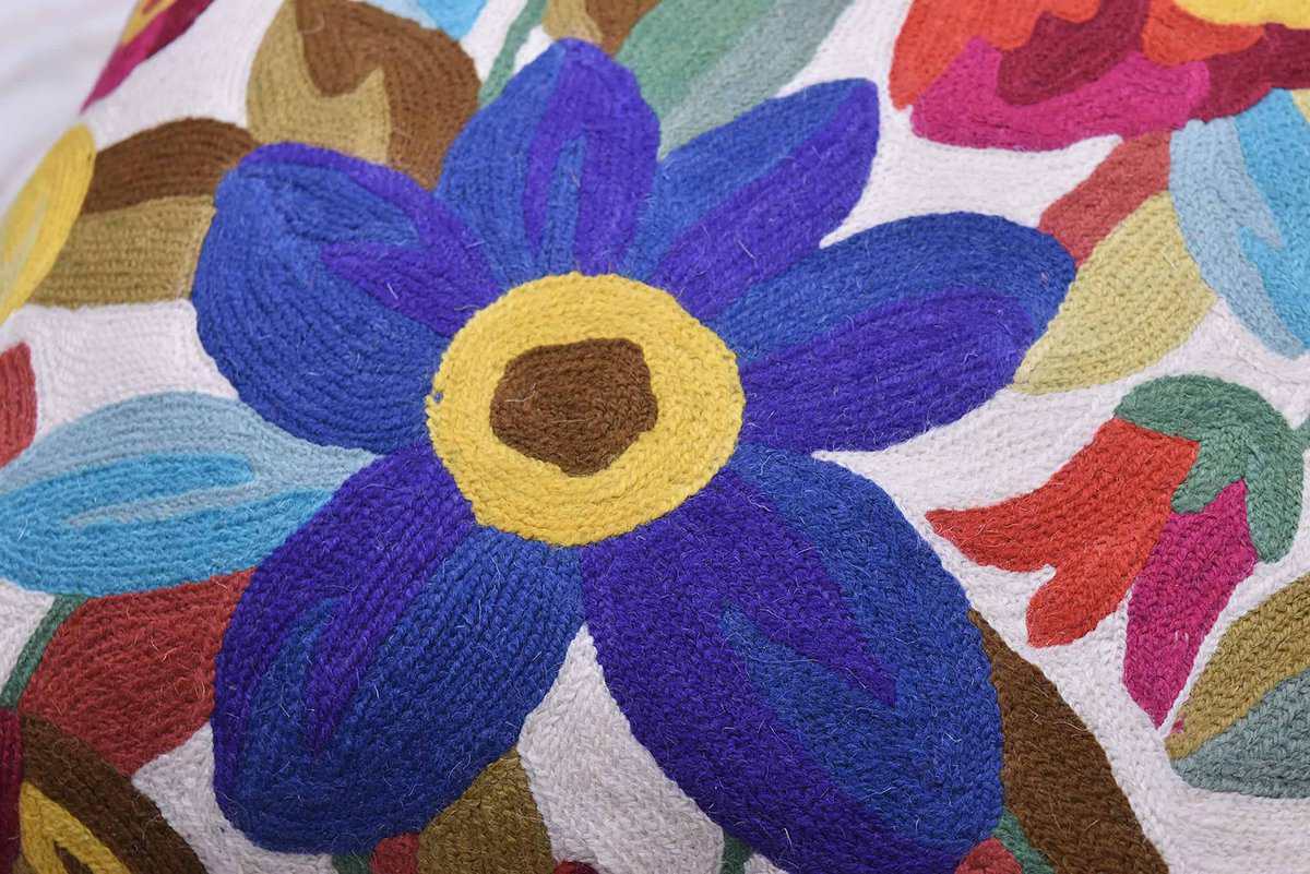 Funda de cojín con diseño de flores de cachemira en crema y - Imagen 4