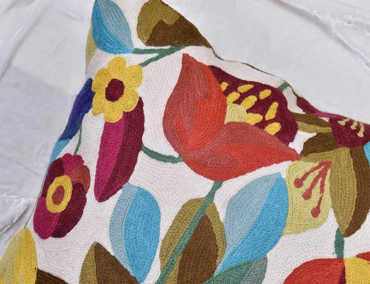 Funda de cojín con diseño de flores de cachemira en crema y - Imagen 8