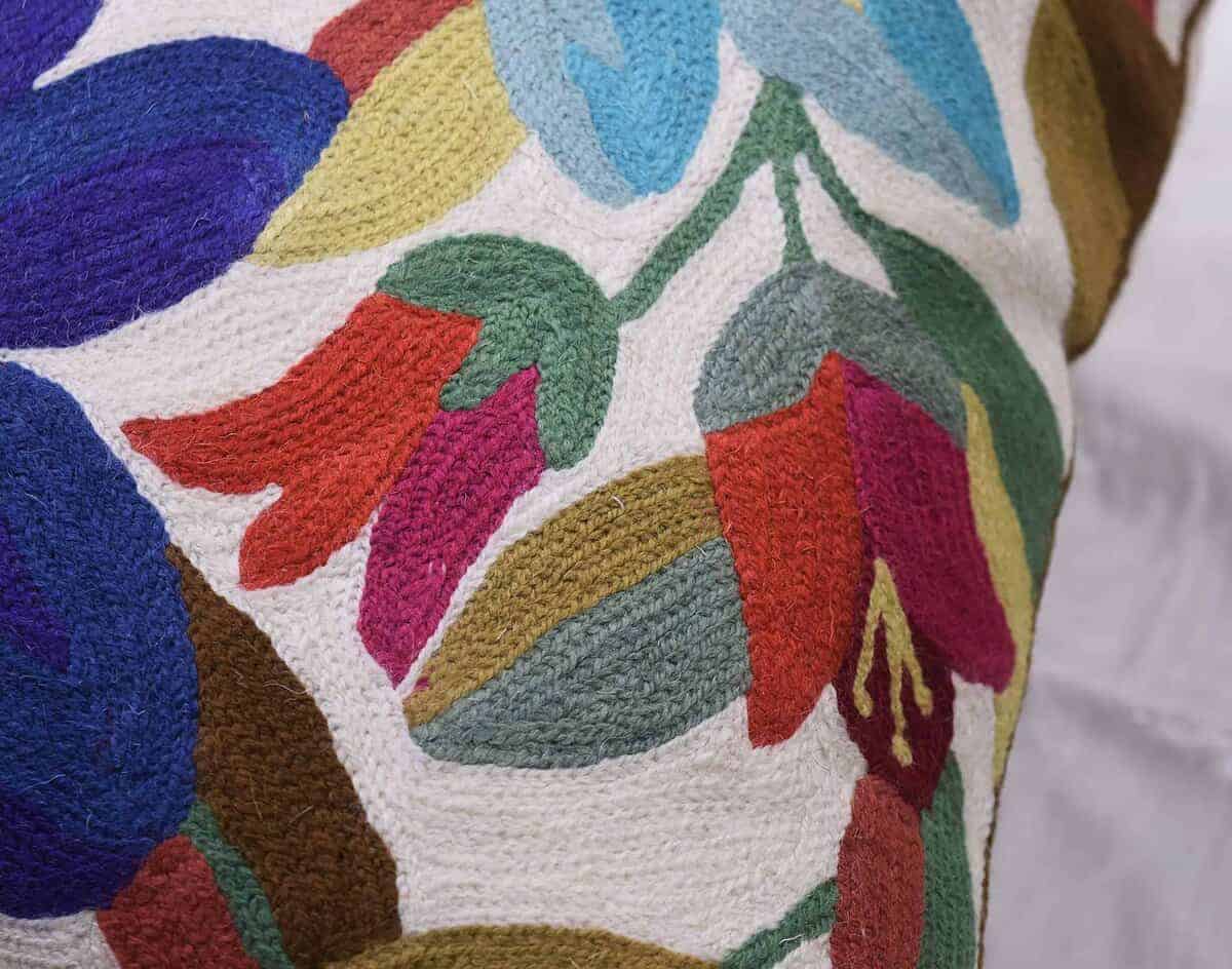 Funda de cojín con diseño de flores de cachemira en crema y - Imagen 9