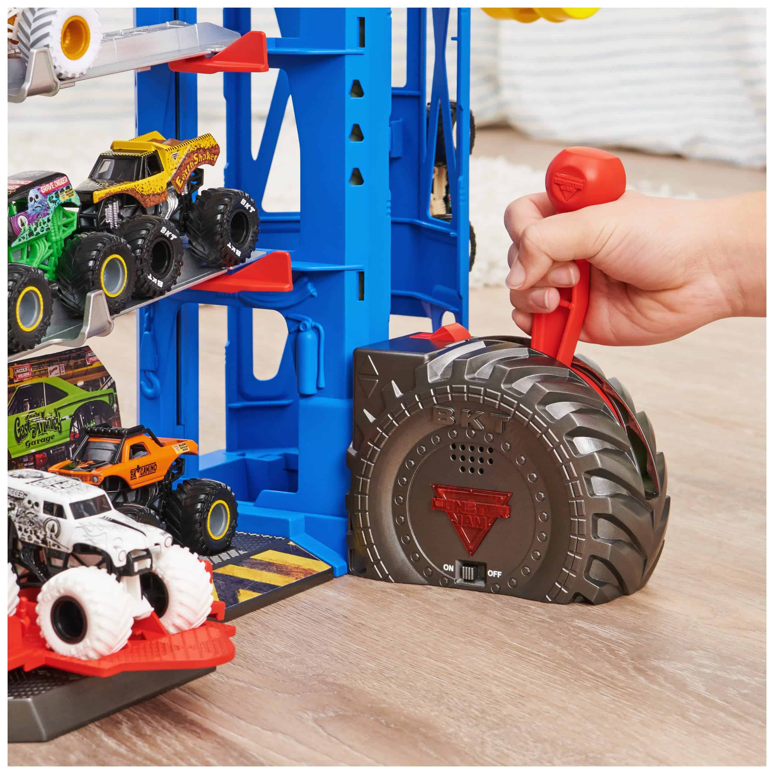 Monster Jam Garage Playset y Almacenamiento con Exclusive - Imagen 7