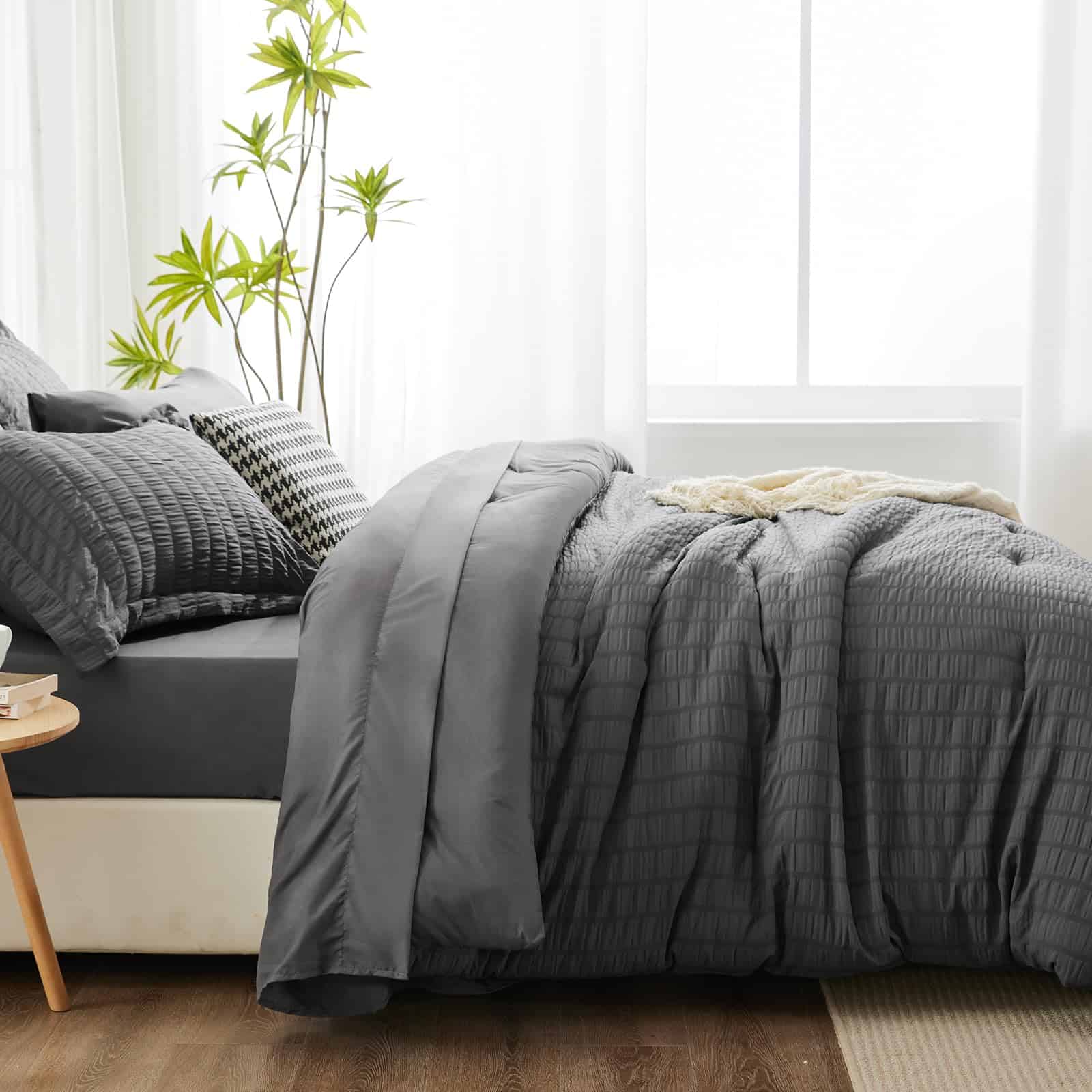 Set de Edredón King Seersucker CozyLux con Sábanas Gris - Imagen 5