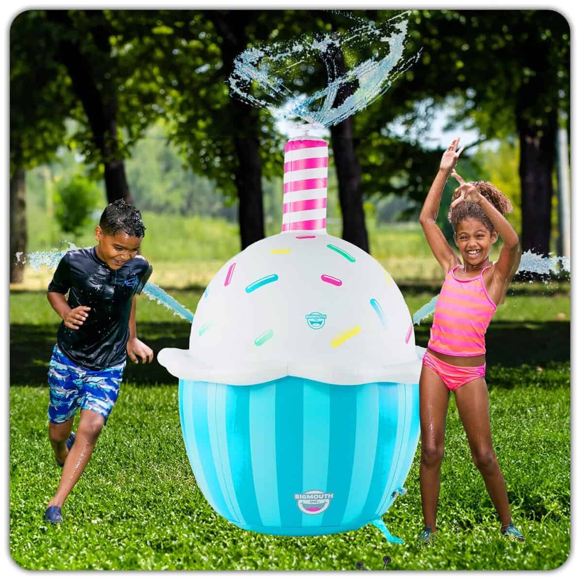 BigMouth Inc. Gigante Inflable Cupcake Rociador, Divertido