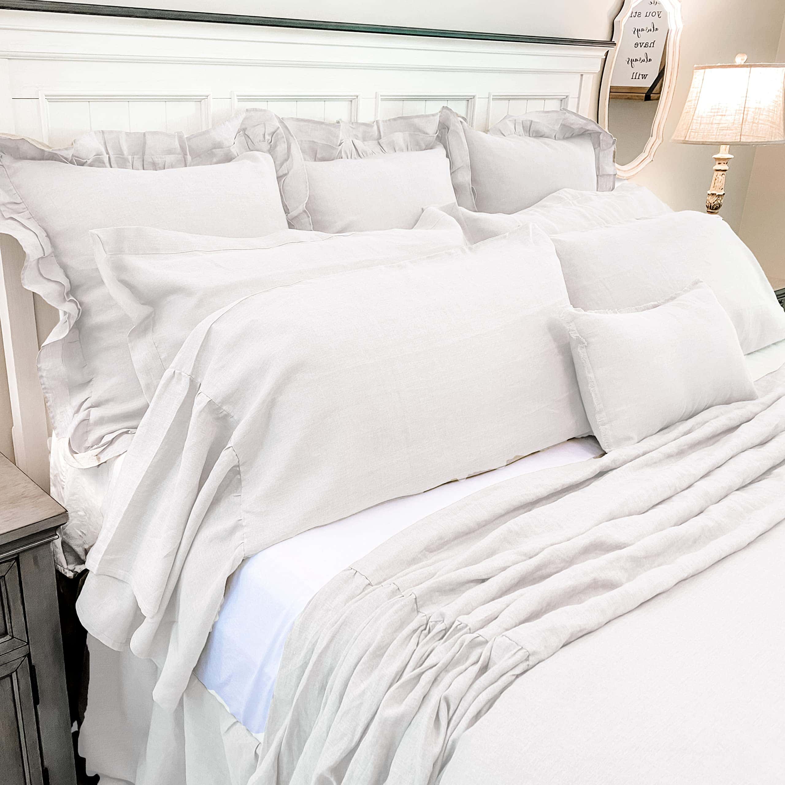 Colcha de cama King color blanco de lino con volantes Piper - Imagen 3