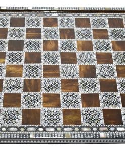 Tablero de ajedrez con incrustaciones de nácar egipcio