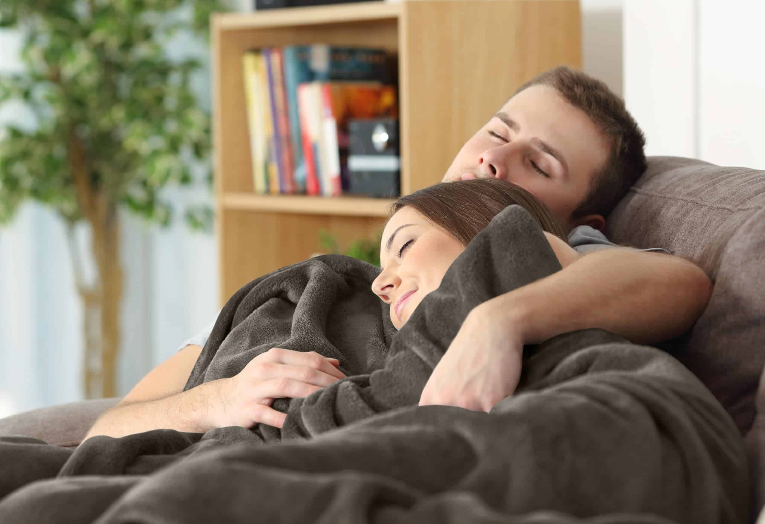 Manta de Felpa Utopia Bedding Tamaño King Marrón 300GSM - Imagen 7