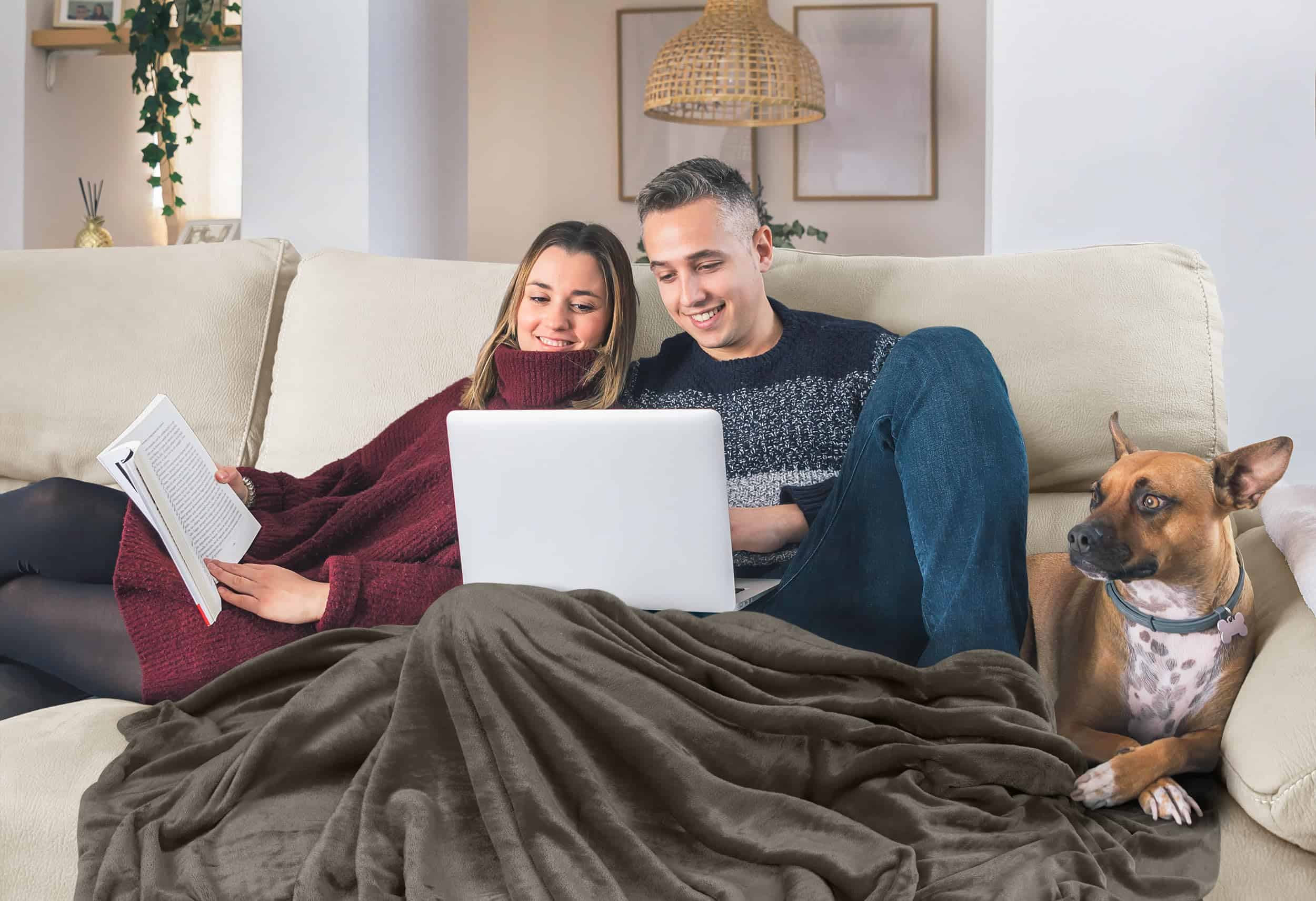 Manta de Felpa Utopia Bedding Tamaño King Marrón 300GSM - Imagen 6