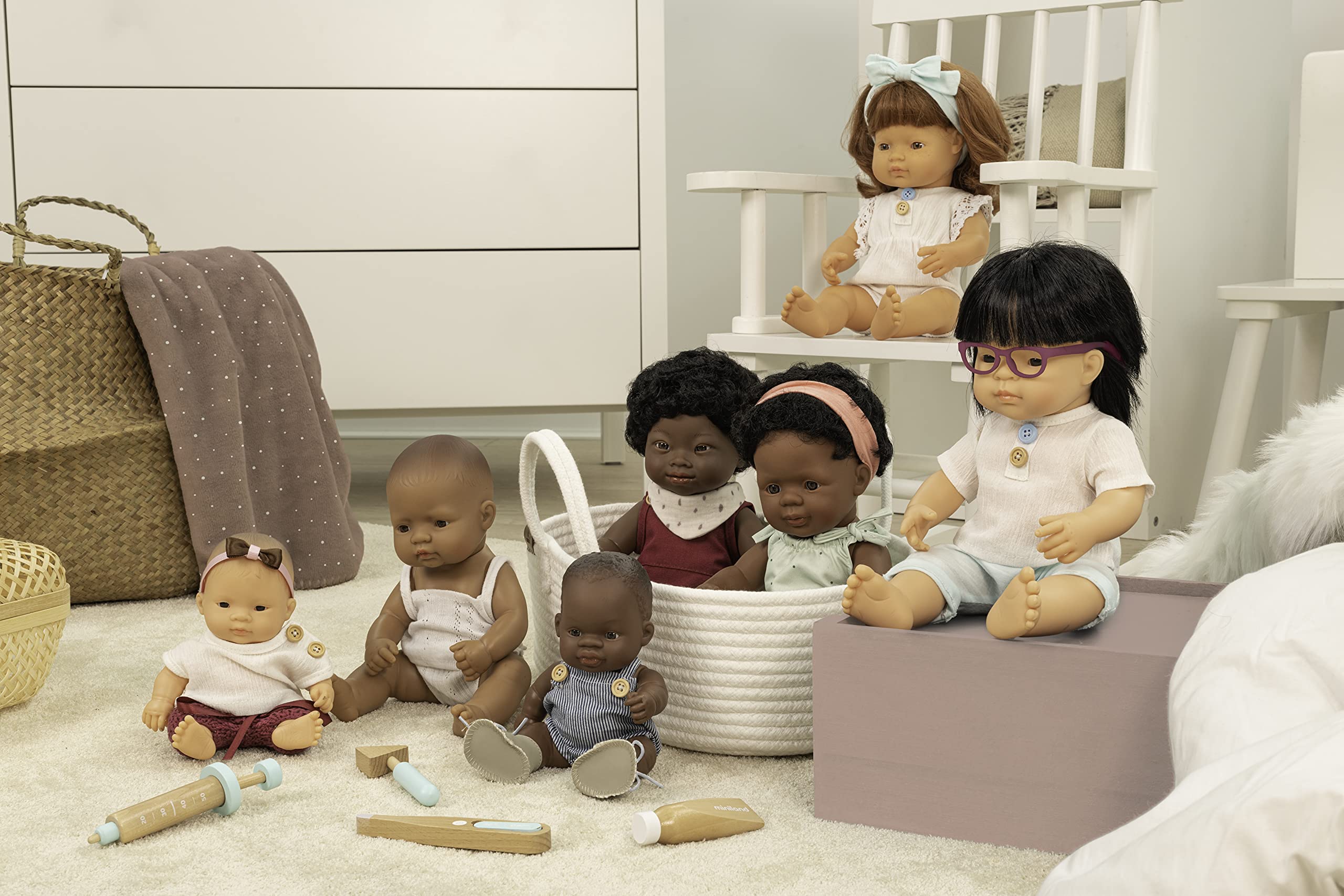 Canasta de Muñeca de Algodón Miniland - Juguete de Calidad, - Imagen 5