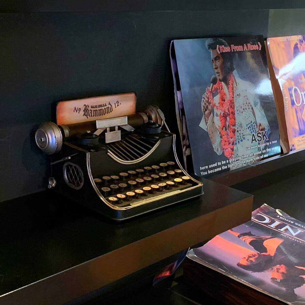 Alcancía Retro Vintage de Lata con Modelo de Máquina de - Imagen 7
