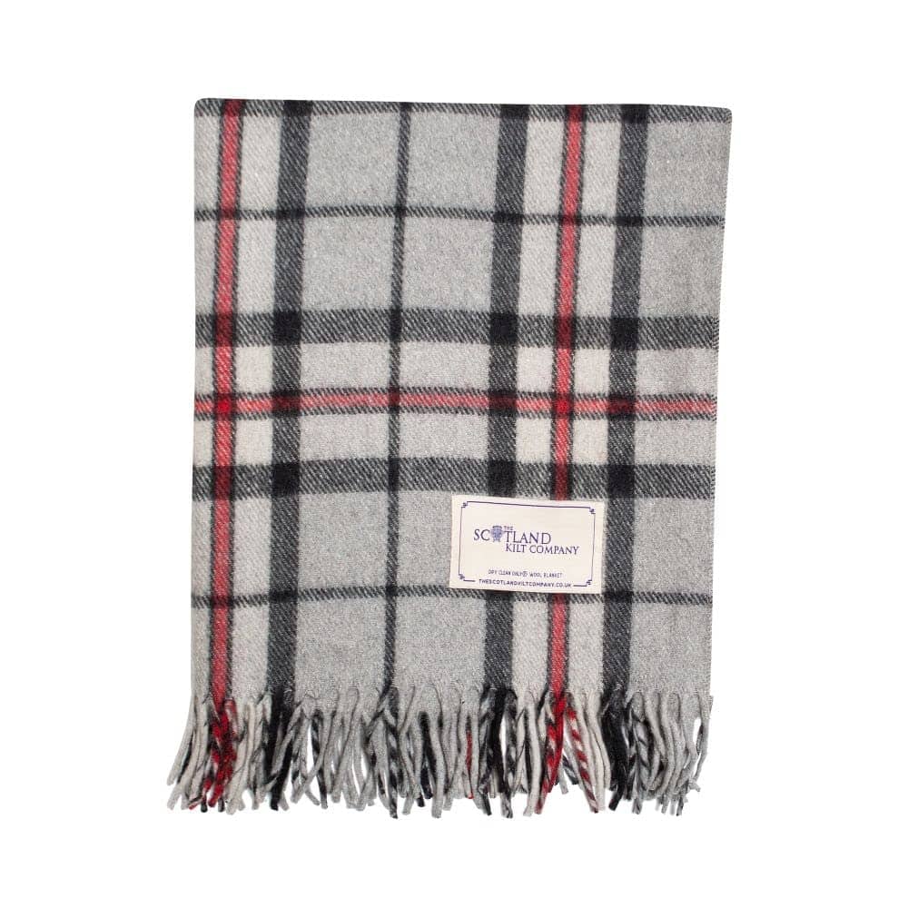 Manta de lana reciclada en tartán gris Thomson de The