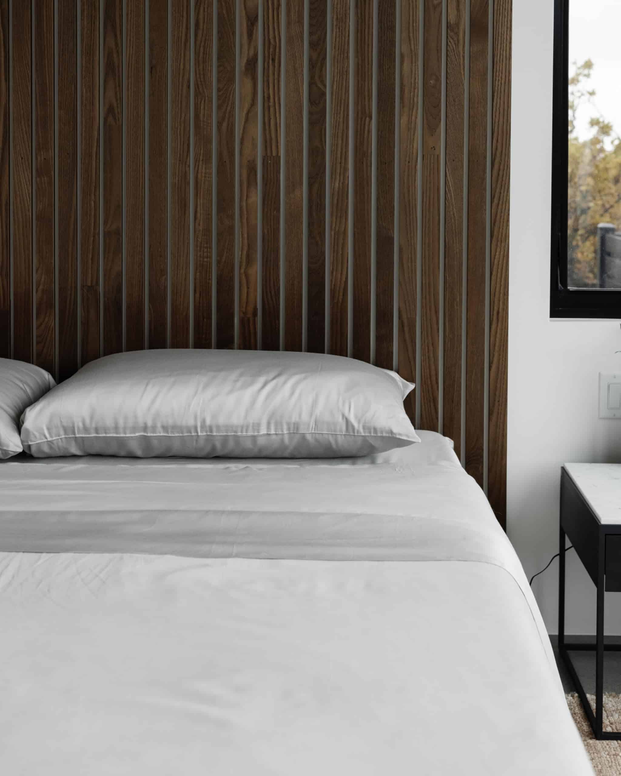 Juego de sábanas Cozy Earth Light Grey para cama California - Imagen 3