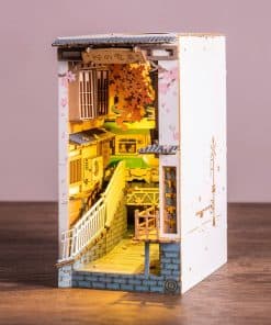 Kit DIY Rolife Book Nook Sakura Densya, Kit Miniatura
